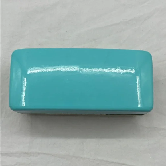 Kate Spade New York Sunglass Case. 6”L x 2.5”W x 2”H. - Picture 6 of 8